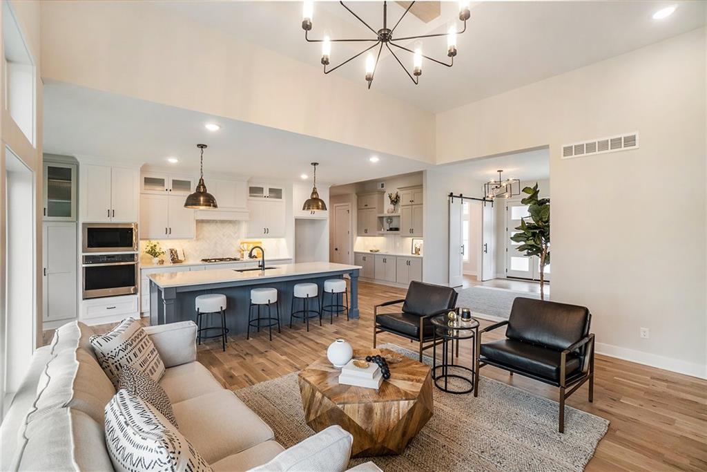 10123 N Kansas Court