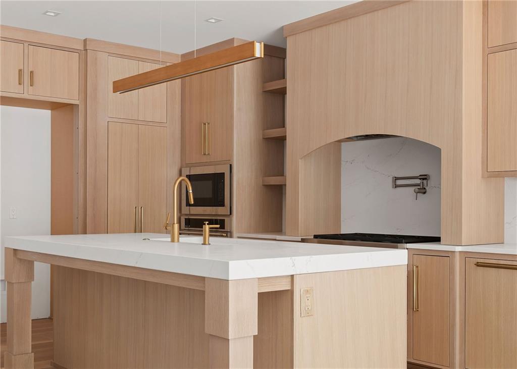 10126 N Kansas Court