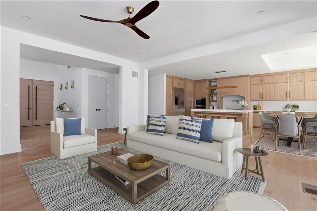 10126 N Kansas Court