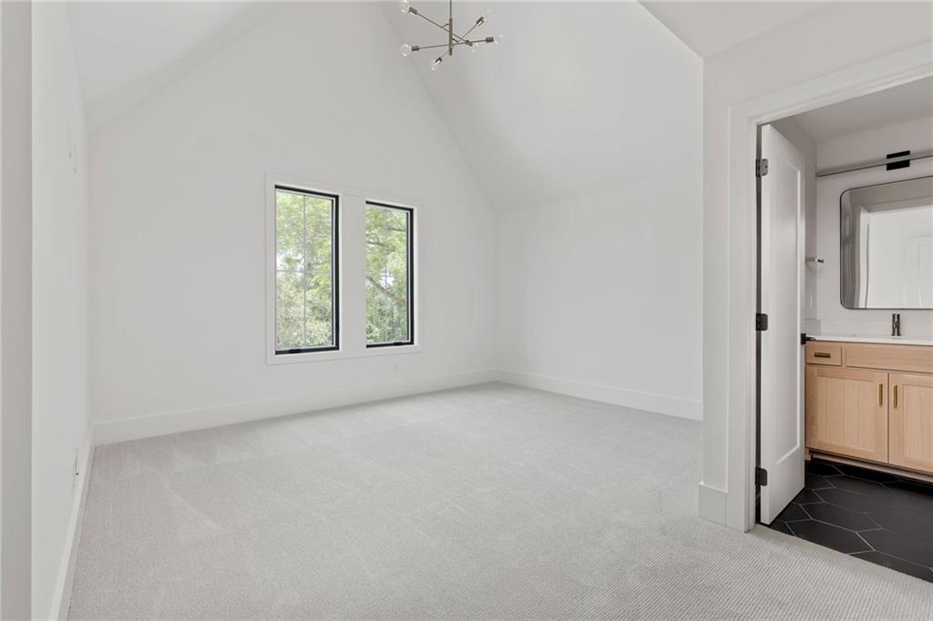 10126 N Kansas Court