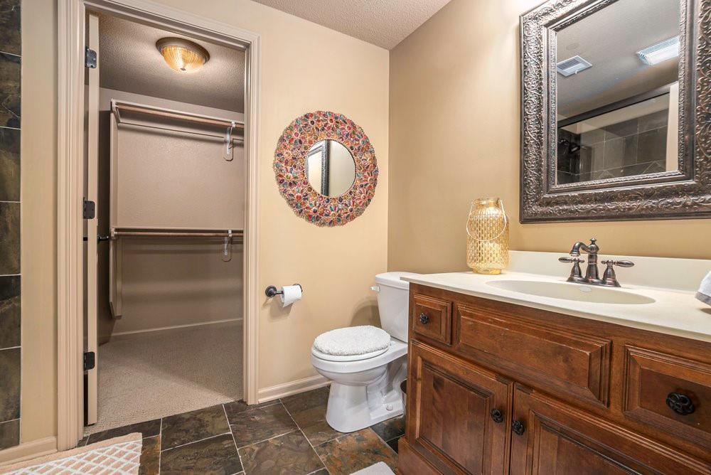 2520 NE 103rd Terrace