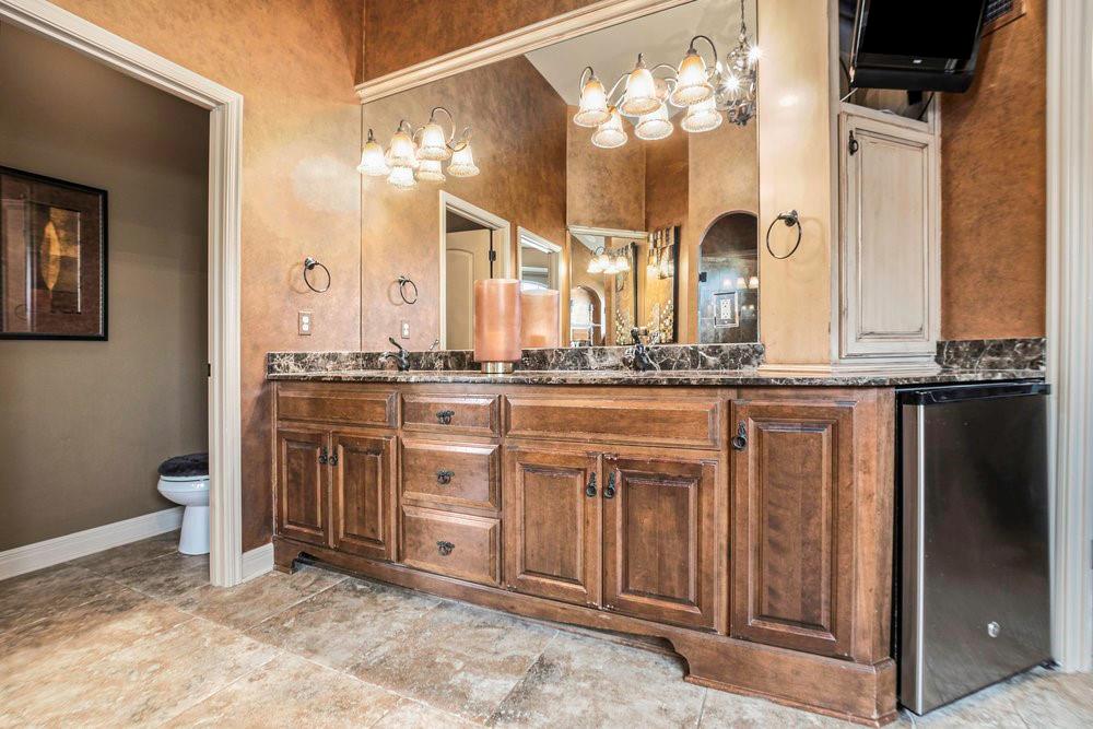 2520 NE 103rd Terrace