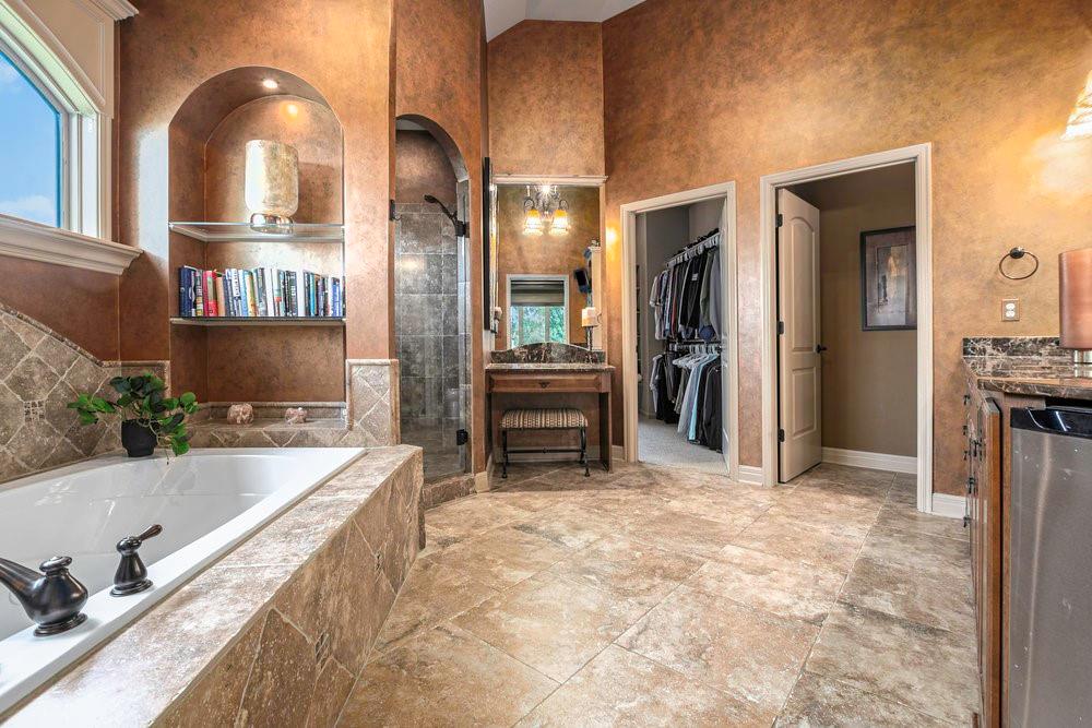 2520 NE 103rd Terrace