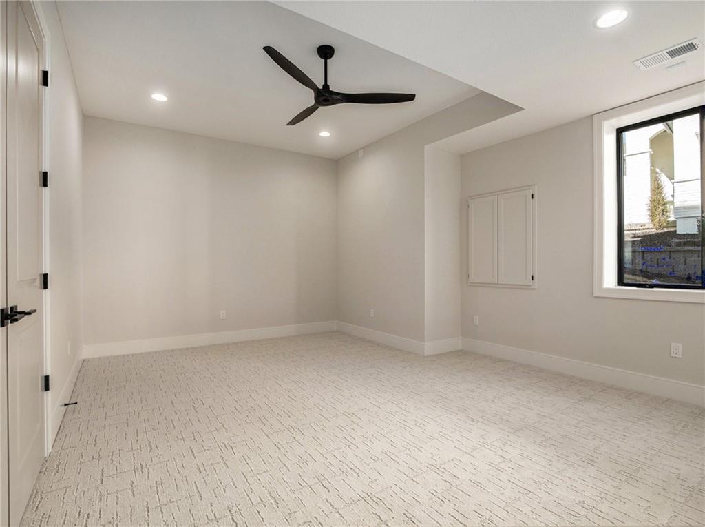 10143 N Kansas Court