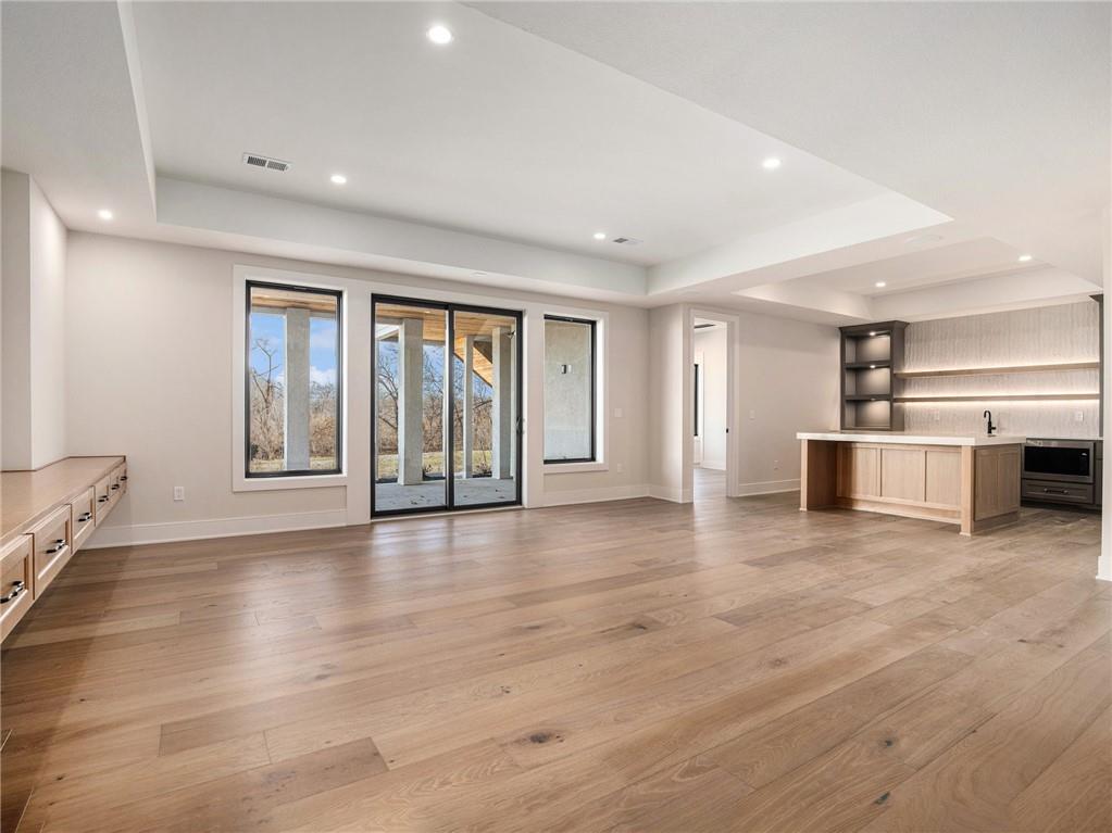 10143 N Kansas Court