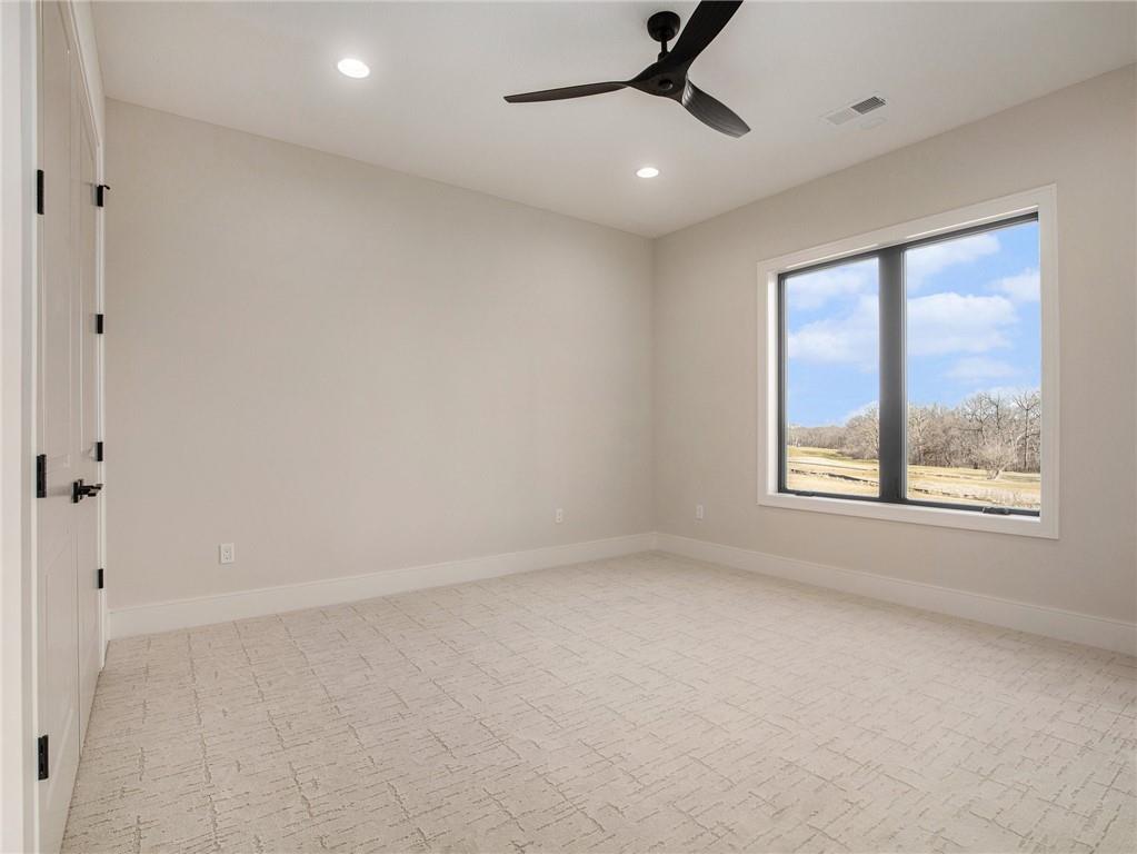 10143 N Kansas Court