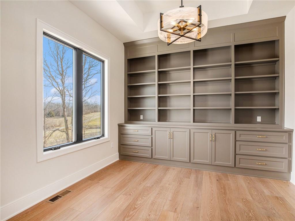 10143 N Kansas Court