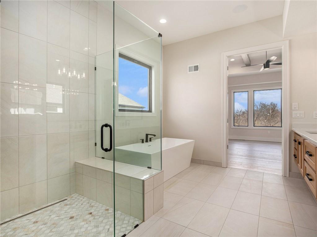 10143 N Kansas Court