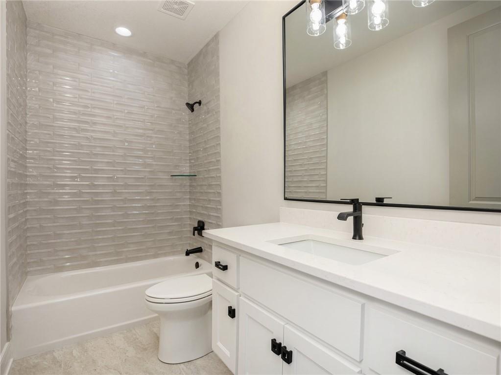 10143 N Kansas Court