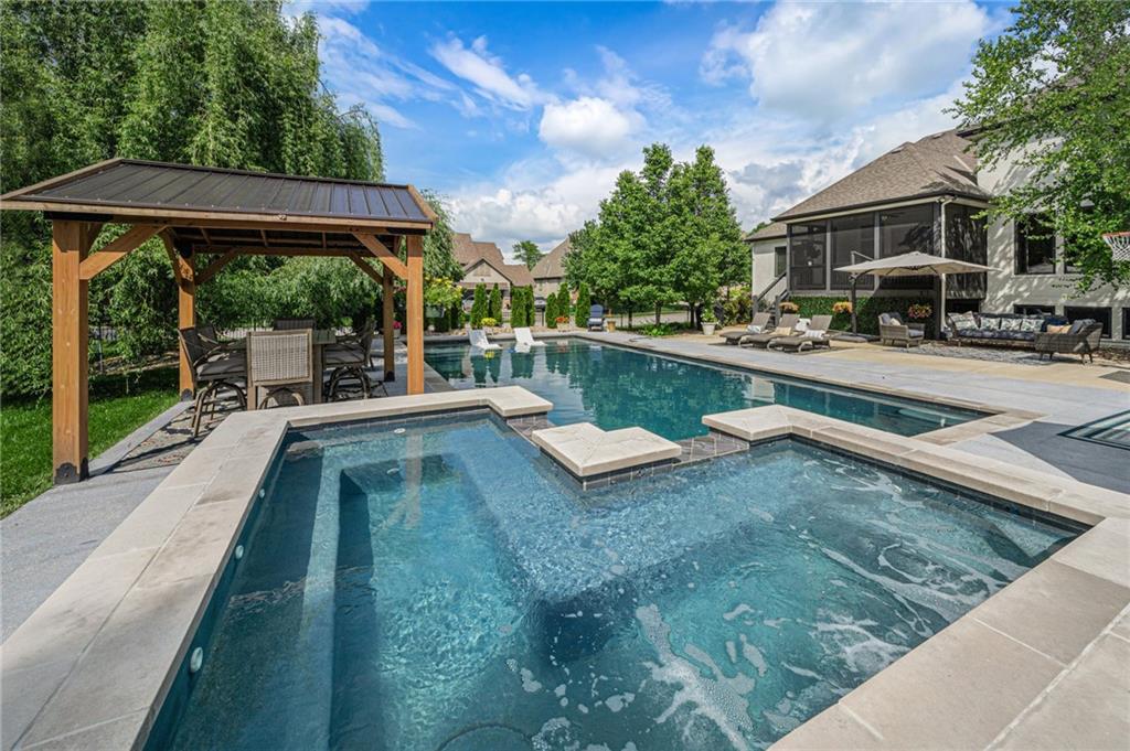 10606 N Euclid Avenue