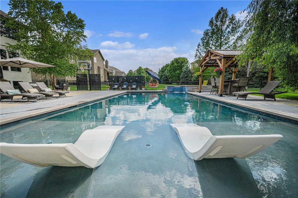 10606 N Euclid Avenue