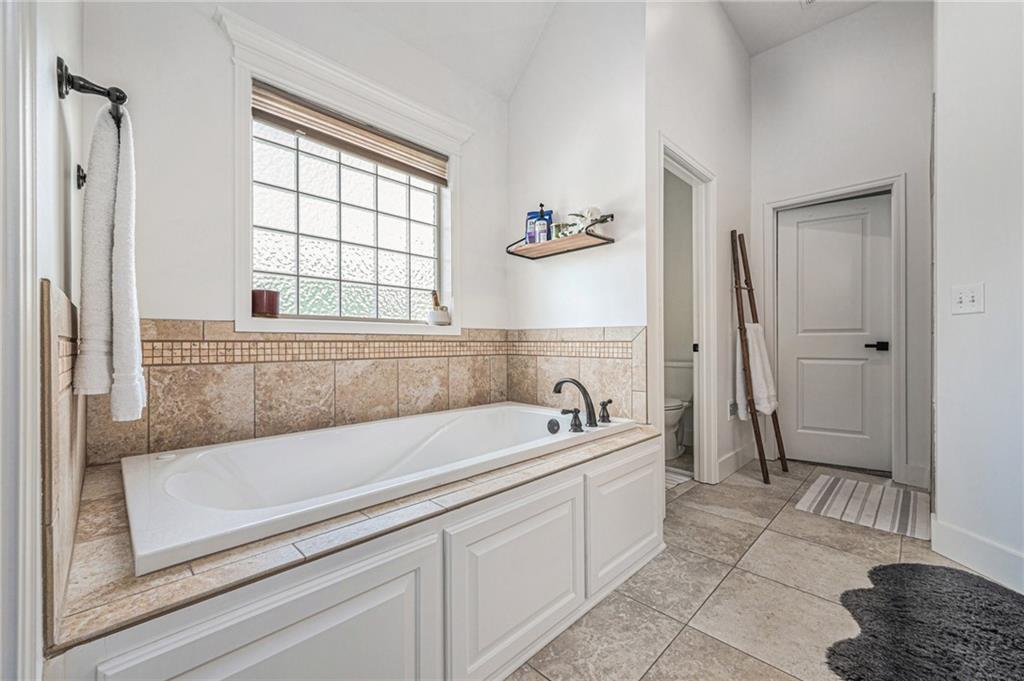 10606 N Euclid Avenue