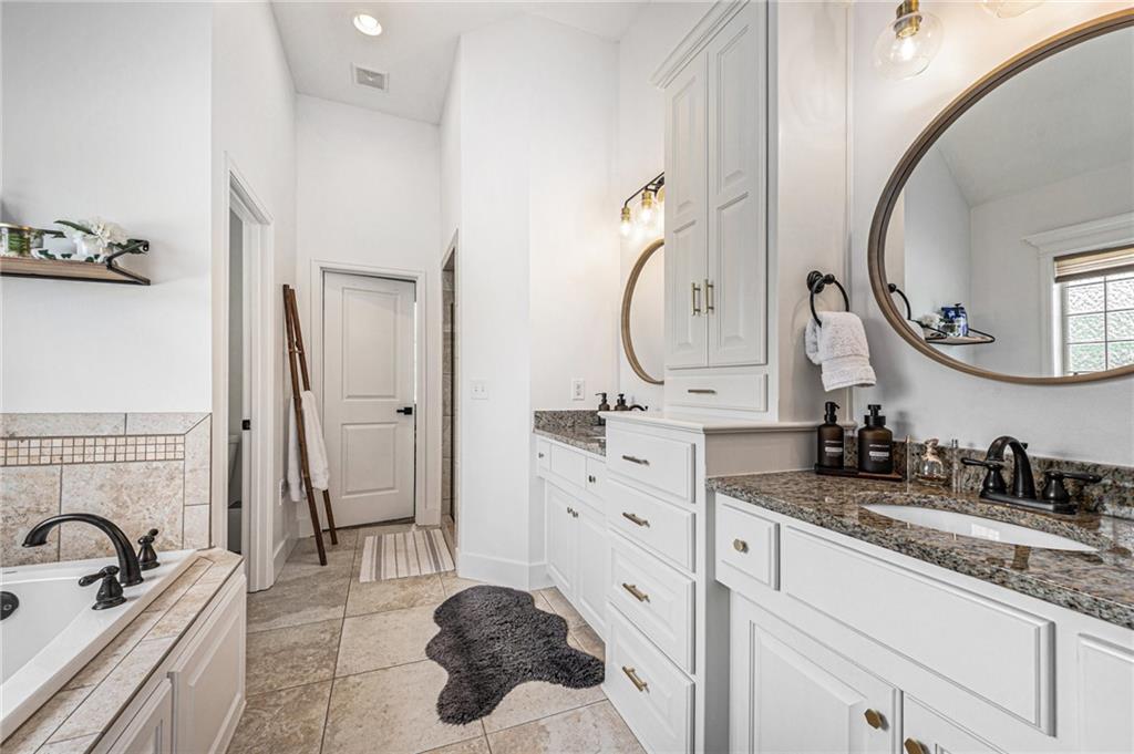 10606 N Euclid Avenue