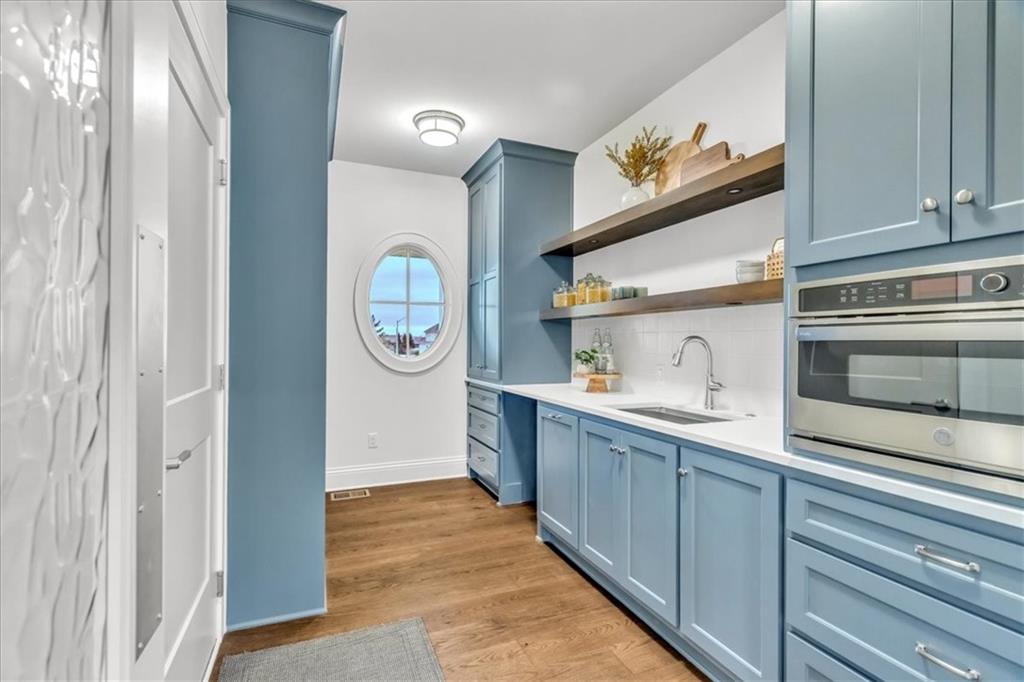 2911 NE 102nd Street