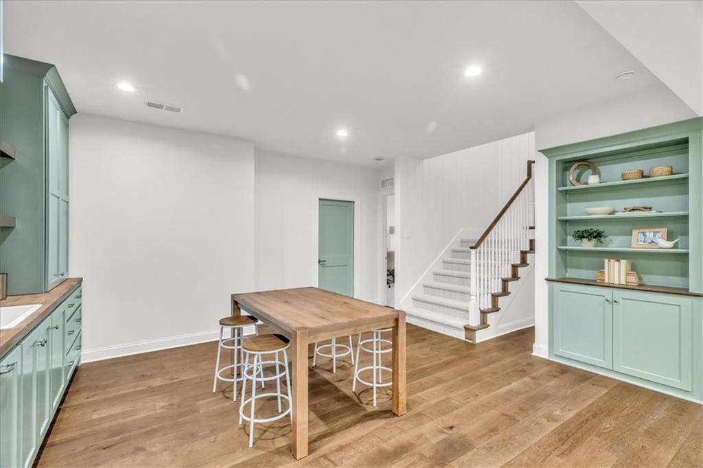 2911 NE 102nd Street