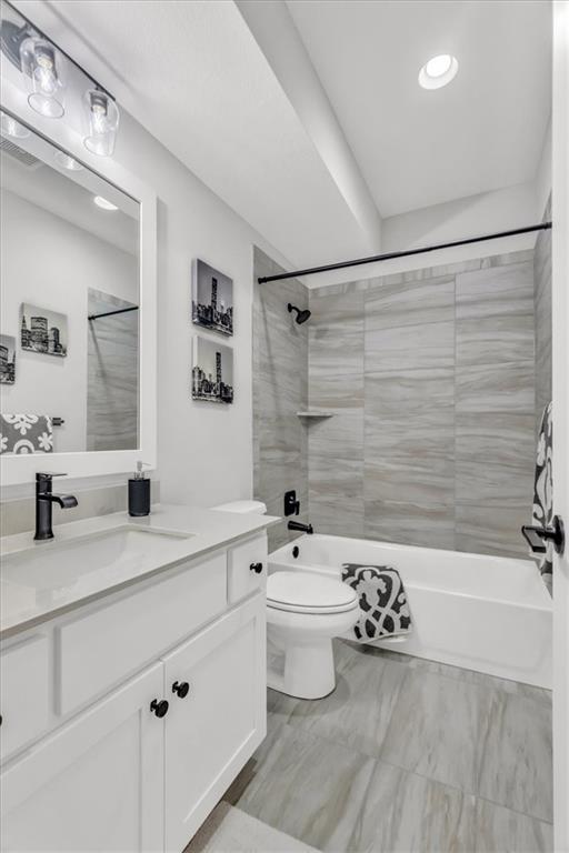 3208 NE 102nd Street