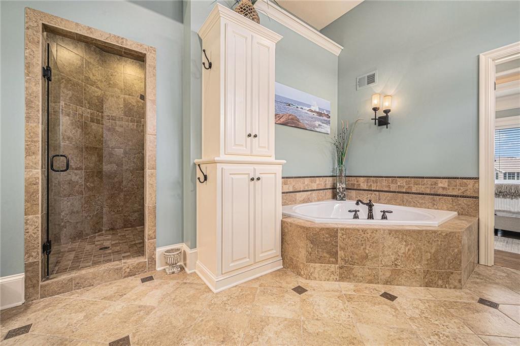 2804 NE 102nd Terrace