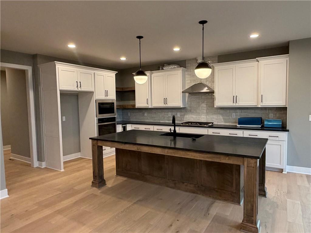 2806 NE 102nd Street