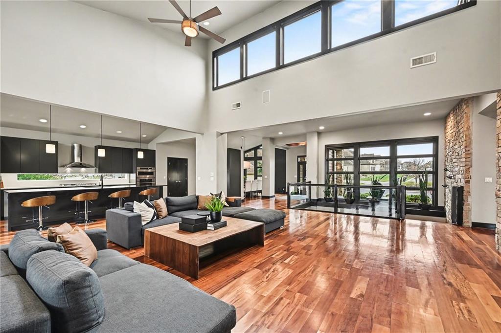 10258 N Kansas Avenue