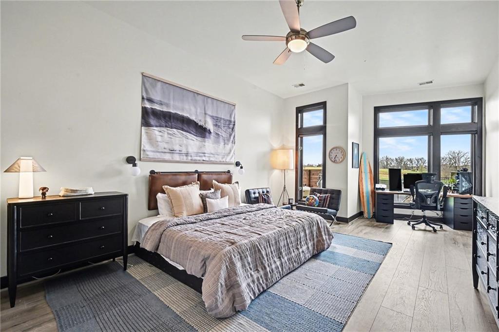 10258 N Kansas Avenue