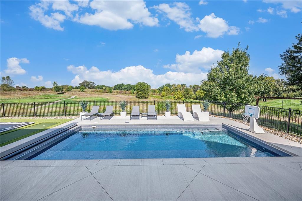 10258 N Kansas Avenue