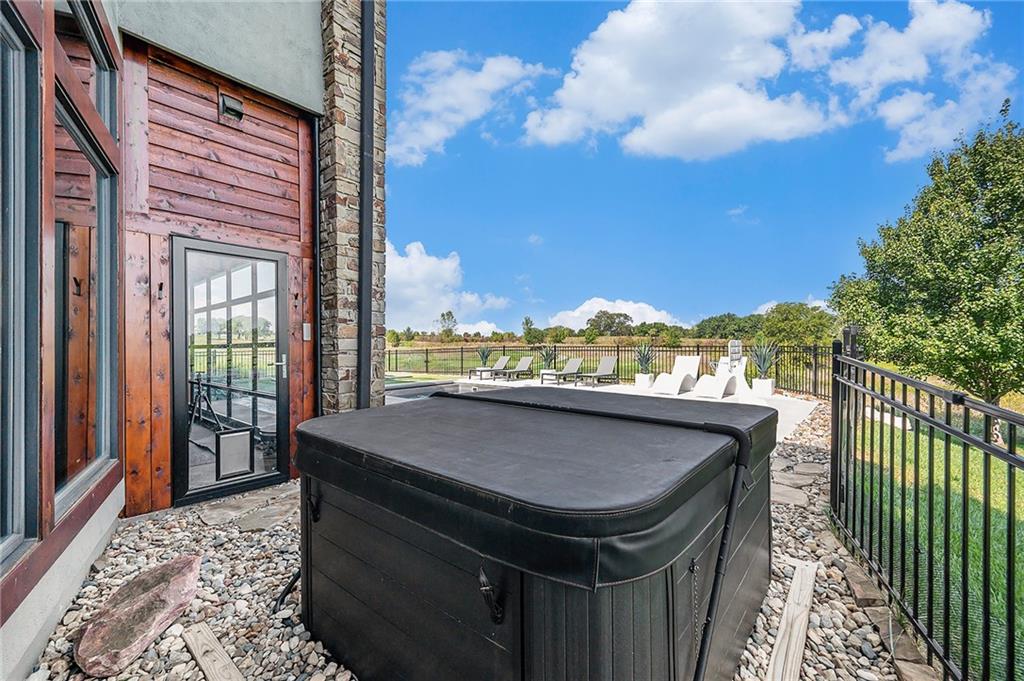 10258 N Kansas Avenue