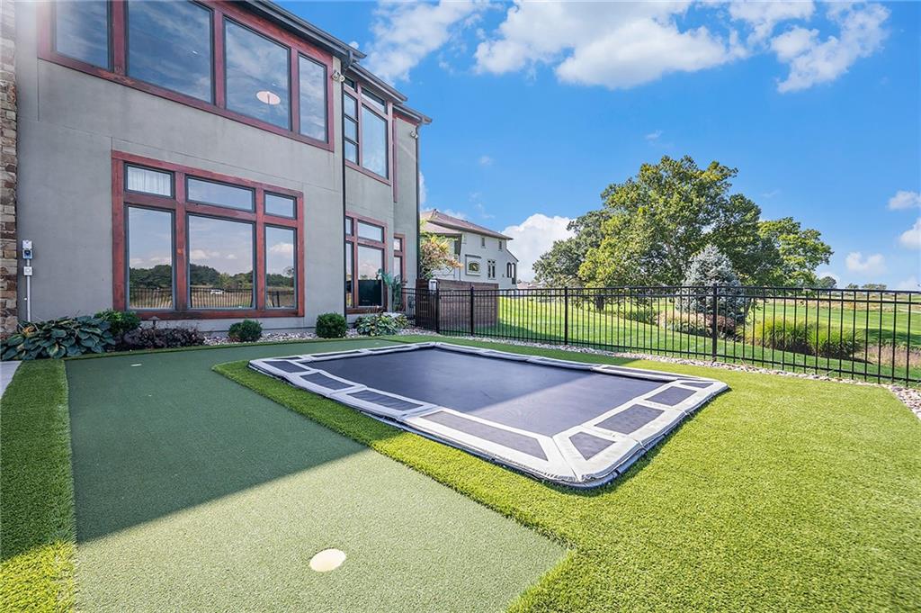 10258 N Kansas Avenue