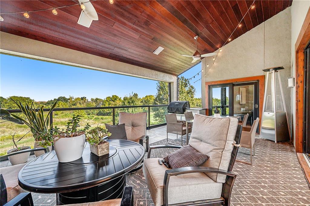 10258 N Kansas Avenue