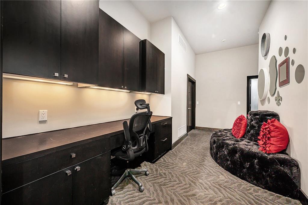 10258 N Kansas Avenue