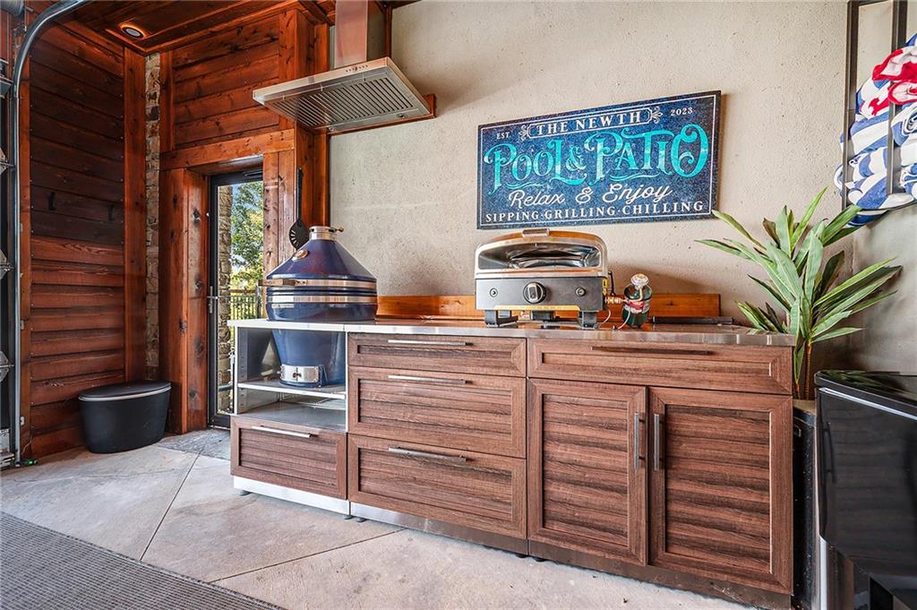 10258 N Kansas Avenue