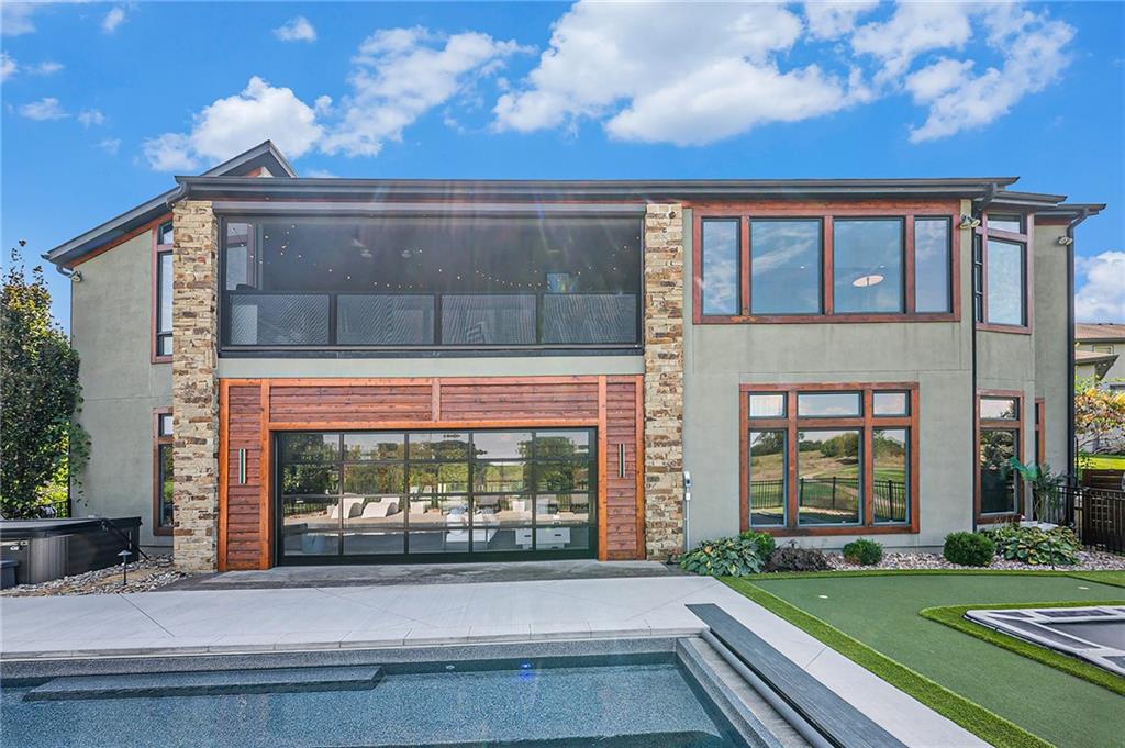 10258 N Kansas Avenue