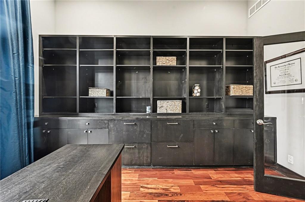 10258 N Kansas Avenue