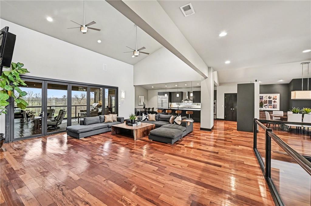 10258 N Kansas Avenue