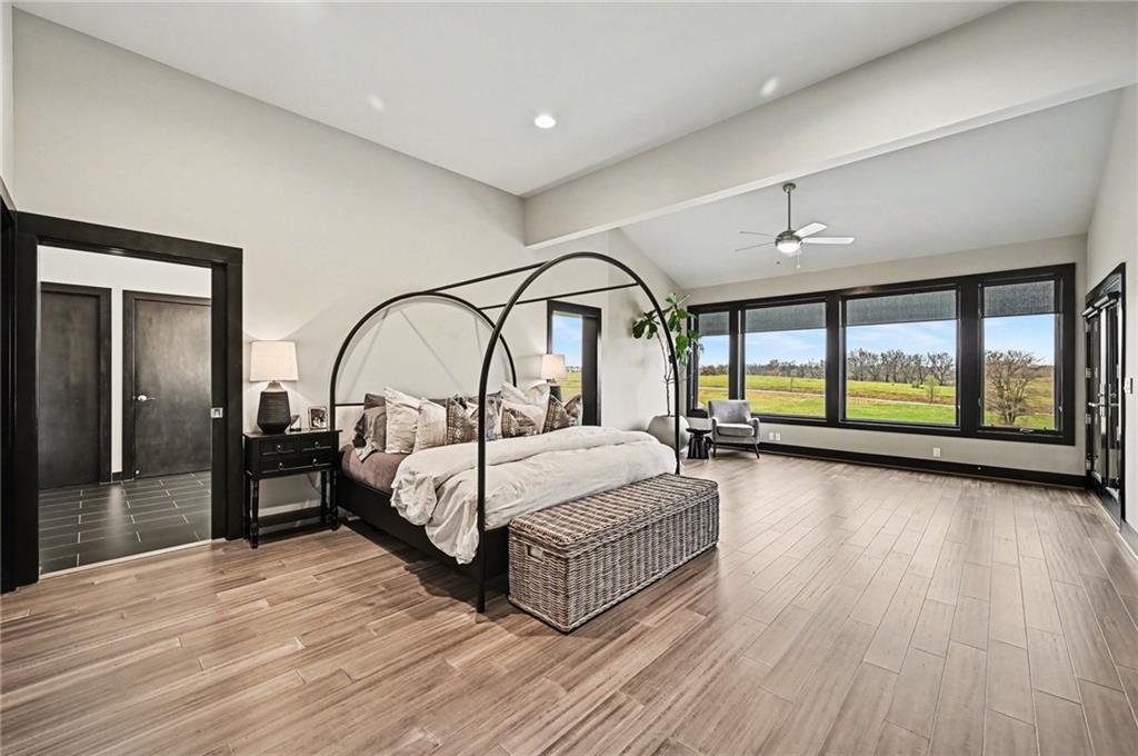 10258 N Kansas Avenue