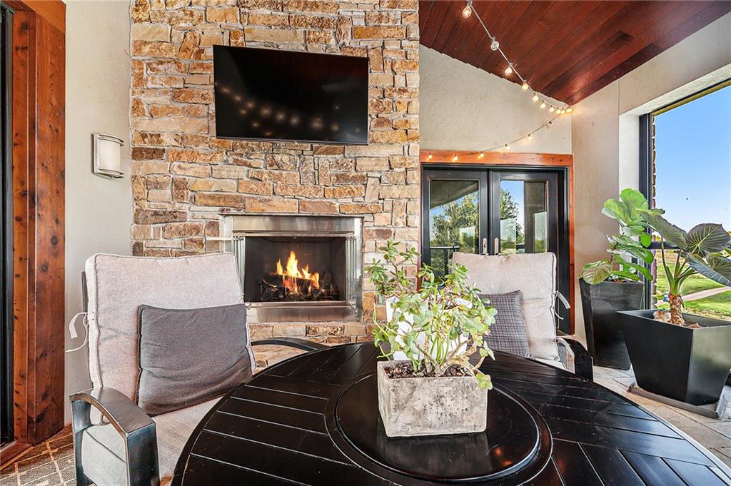 10258 N Kansas Avenue