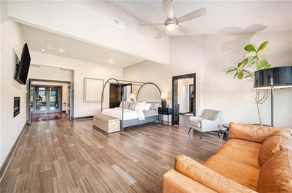 10258 N Kansas Avenue