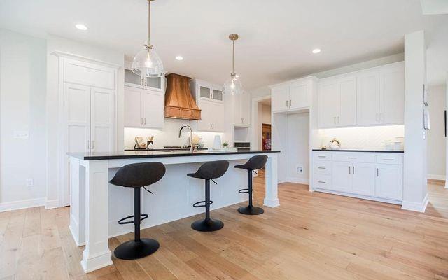 2813 NE 102nd Street