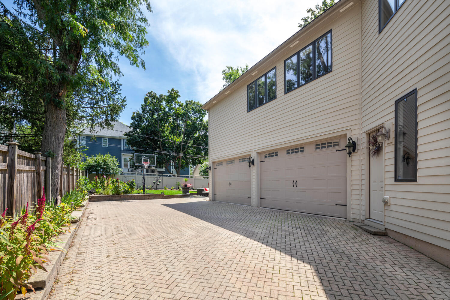 834 SANTA MARIA Drive