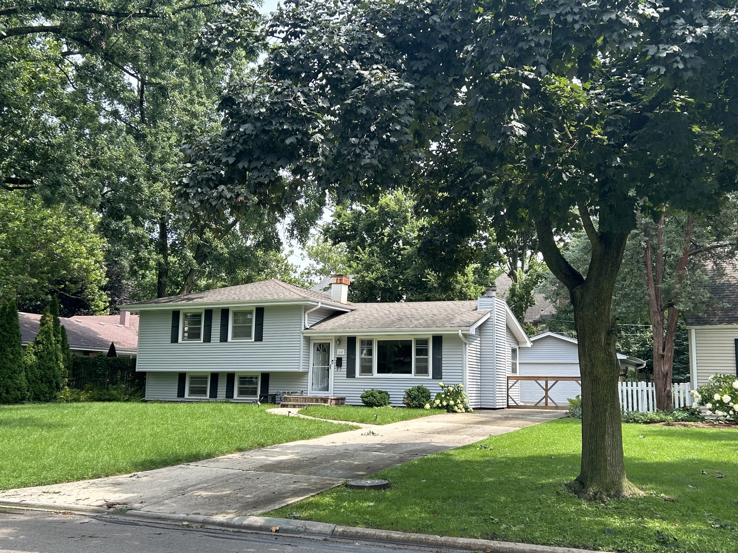 610 Sunset Drive
