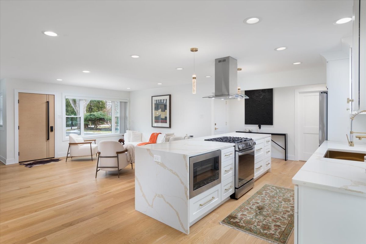 8122 Fairmount Avenue