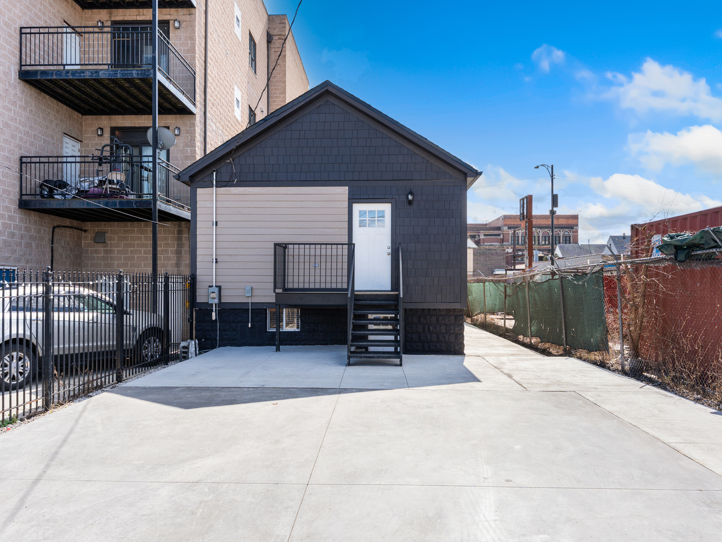 638 W 47th Street