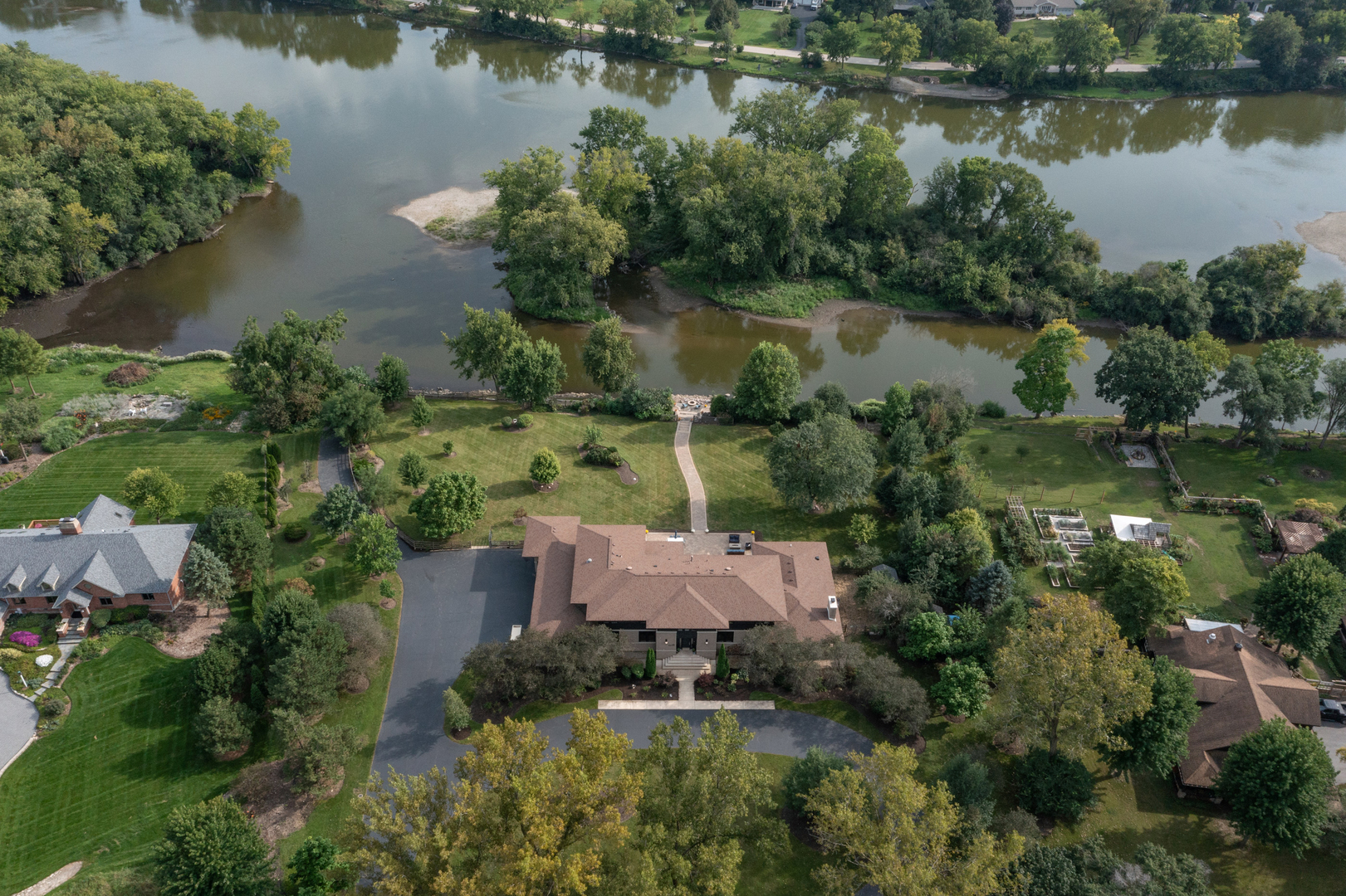 88 Riverwood Drive