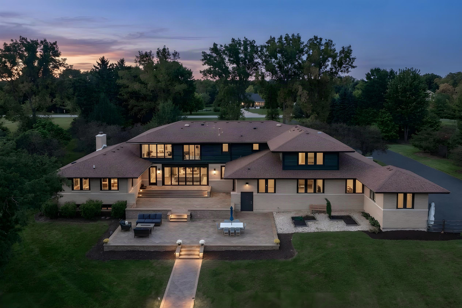 88 Riverwood Drive