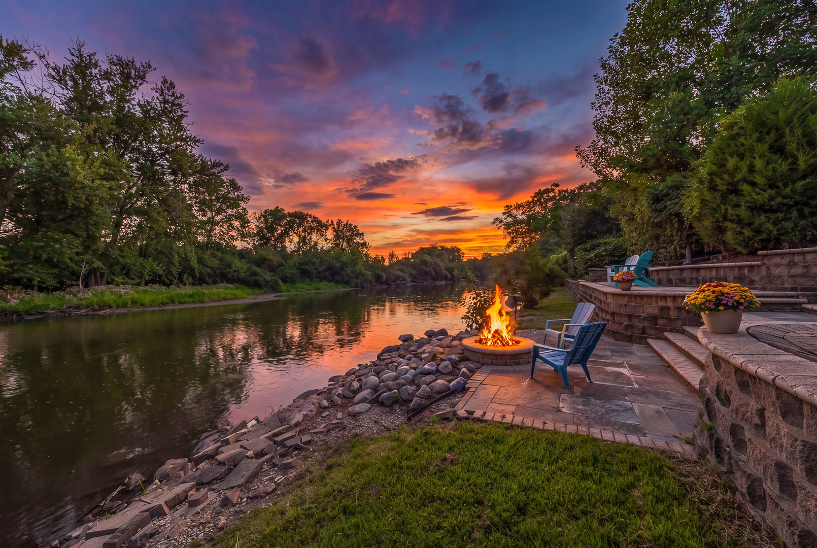 88 Riverwood Drive