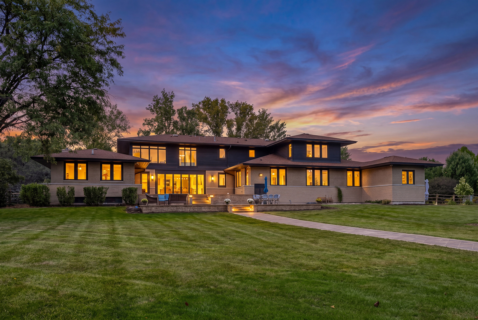 88 Riverwood Drive