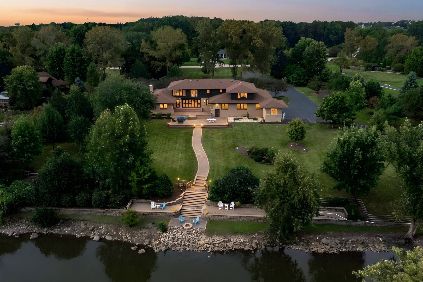 88 Riverwood Drive