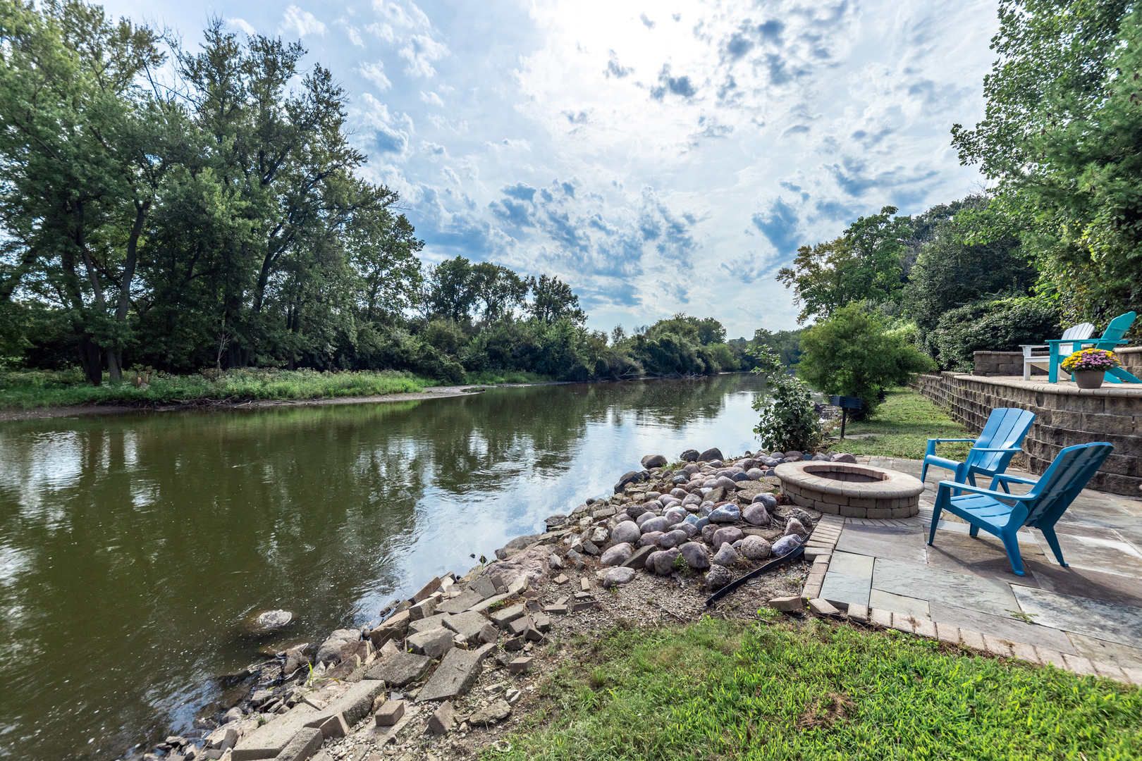 88 Riverwood Drive