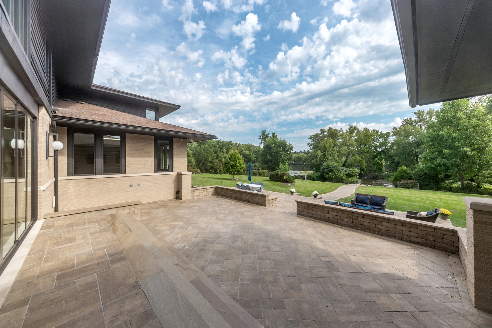 88 Riverwood Drive