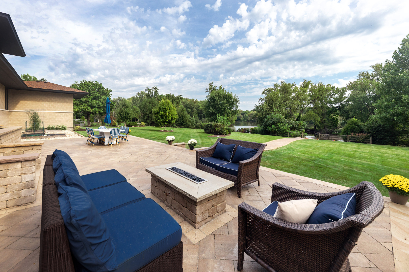 88 Riverwood Drive