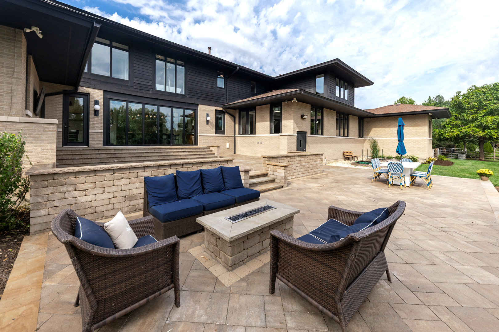 88 Riverwood Drive